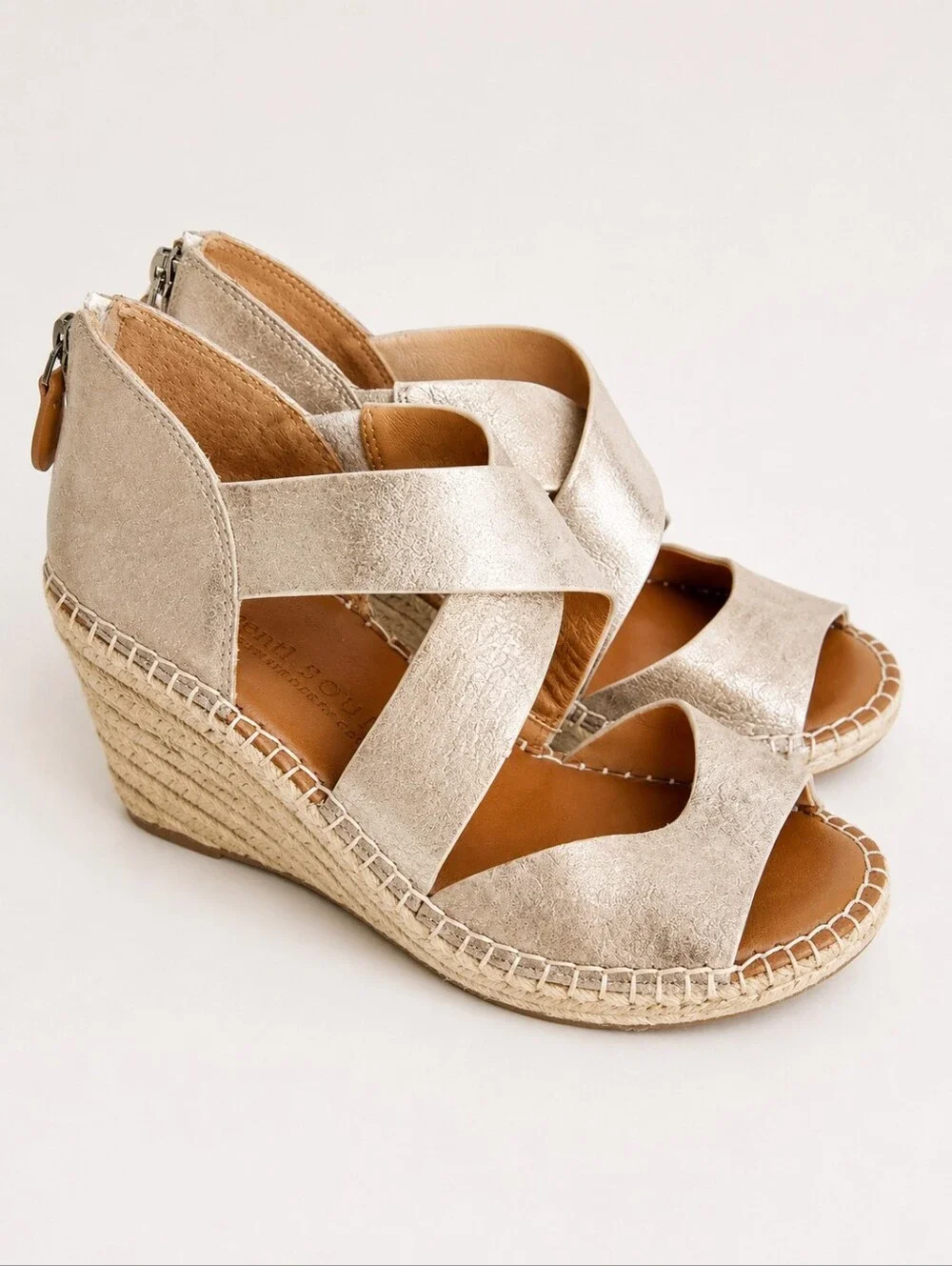Gentle Souls by Kenneth Cole Corinne Metallic Leather Wedge Sandals Size 7 NWOB